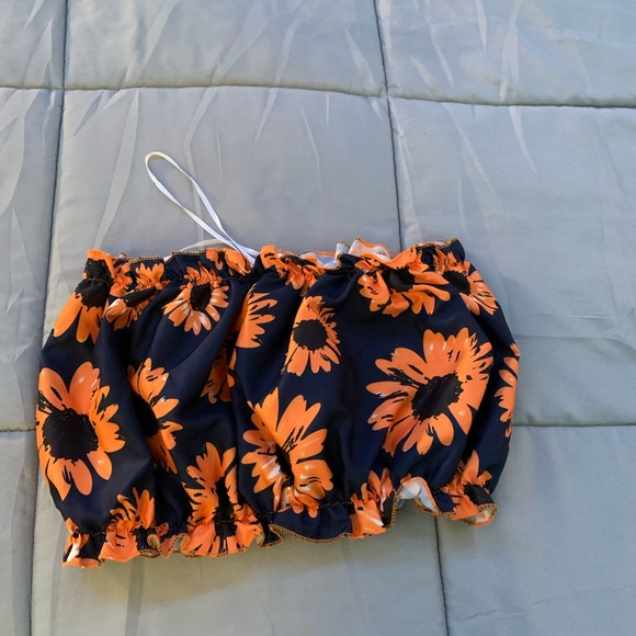 Flower Bando top - Picture 2 of 2